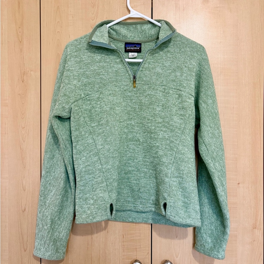 Patagonia womens Heathered Sage Green Quarter-Zip Pullover